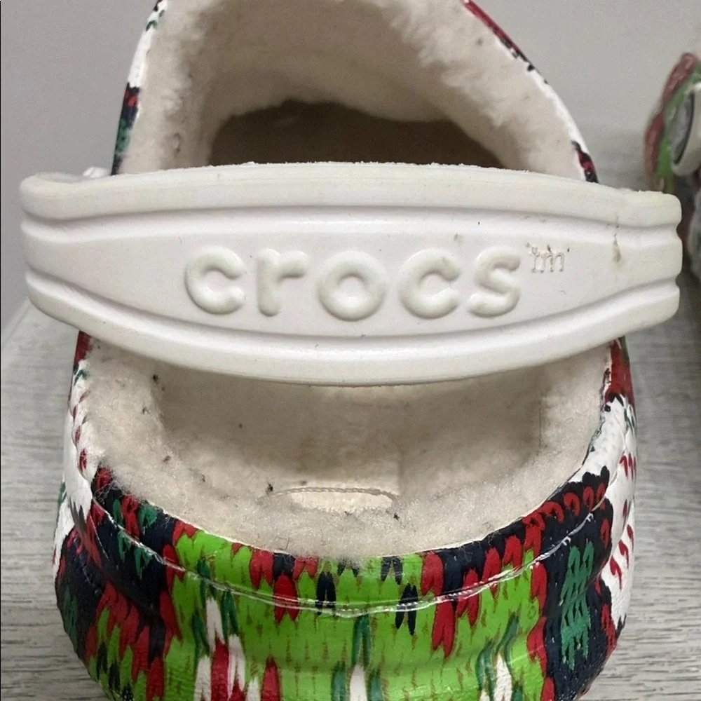 CROCS Kids' Classic Lined Holiday Christmas White and Green Slippers Size 4
